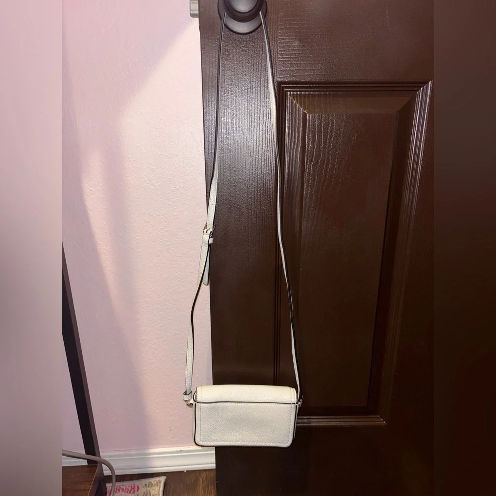 Marc Jacobs Cream Crossbody Bag - Picture 8 of 9